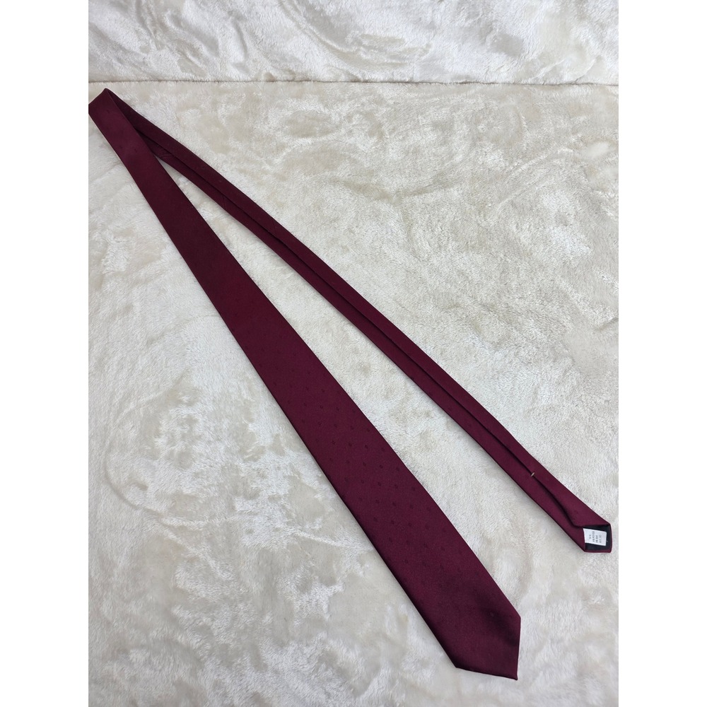 Wembley Vintage Mens Tie Burgundy‎ Red Geometric Micro Pattern Made in USA Silk